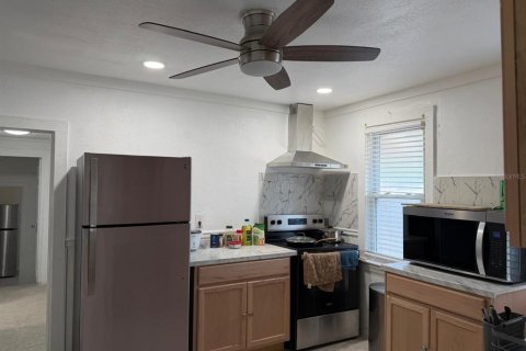 House in Orlando, Florida 3 bedrooms, 84.82 sq.m. № 2348237 - photo 10