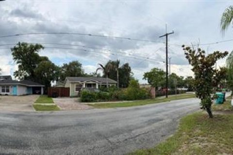 House in Orlando, Florida 3 bedrooms, 84.82 sq.m. № 2348237 - photo 15