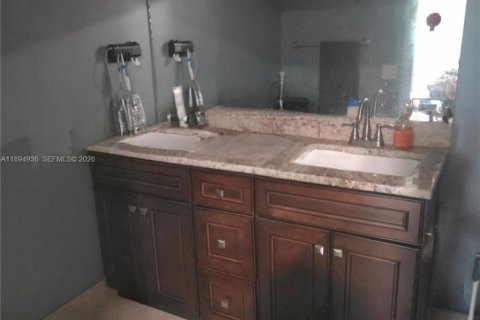 Condo in Coconut Creek, Florida, 2 bedrooms  № 2081446 - photo 5