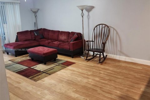 Condo in Coconut Creek, Florida, 2 bedrooms  № 2081446 - photo 3
