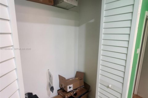 Condo in Coconut Creek, Florida, 2 bedrooms  № 2081446 - photo 15