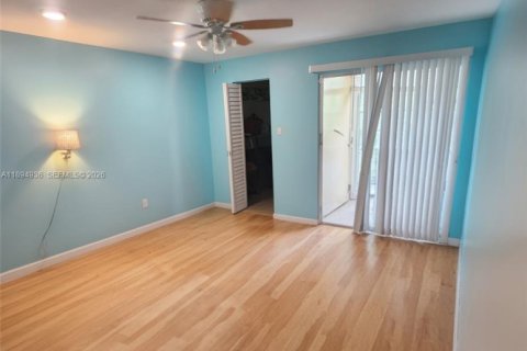 Condo in Coconut Creek, Florida, 2 bedrooms  № 2081446 - photo 13