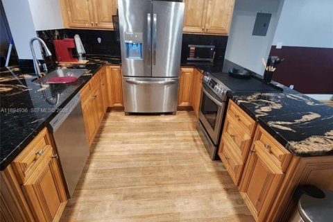 Condo in Coconut Creek, Florida, 2 bedrooms  № 2081446 - photo 9