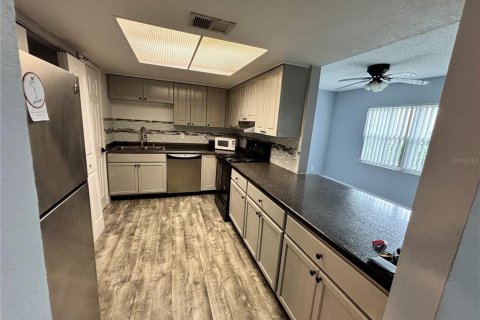 Condo in Orlando, Florida, 2 bedrooms  № 1778953 - photo 4