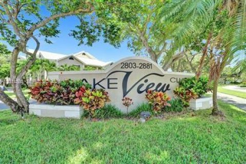 Condo in Oakland Park, Florida, 2 bedrooms № 2076508 - photo 5