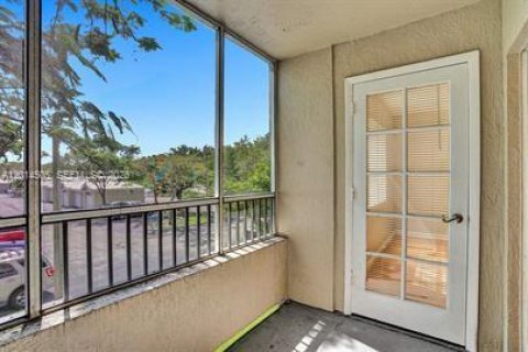 Condo in Oakland Park, Florida, 2 bedrooms № 2076508 - photo 13