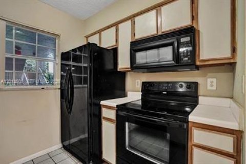 Condo in Oakland Park, Florida, 2 bedrooms № 2076508 - photo 21