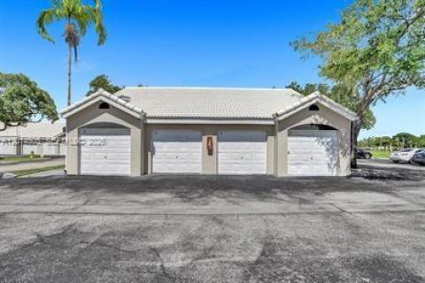 Condo in Oakland Park, Florida, 2 bedrooms № 2076508 - photo 27