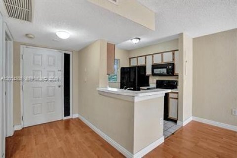 Condo in Oakland Park, Florida, 2 bedrooms № 2076508 - photo 29