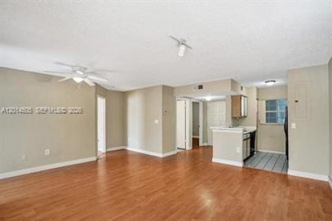 Condo in Oakland Park, Florida, 2 bedrooms № 2076508 - photo 28