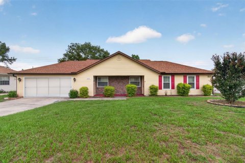 House in Ocala, Florida 3 bedrooms, 113.71 sq.m. № 2167000