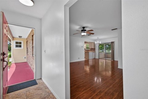 House in Ocala, Florida 3 bedrooms, 113.71 sq.m. № 2167000 - photo 5