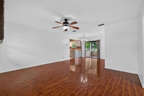 House in Ocala, Florida 3 bedrooms, 113.71 sq.m. № 2167000 - photo 6