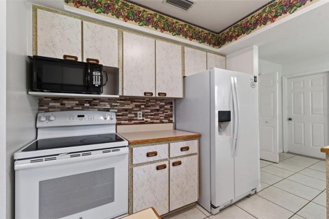 House in Ocala, Florida 3 bedrooms, 113.71 sq.m. № 2167000 - photo 15
