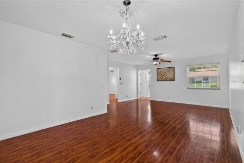 House in Ocala, Florida 3 bedrooms, 113.71 sq.m. № 2167000 - photo 12