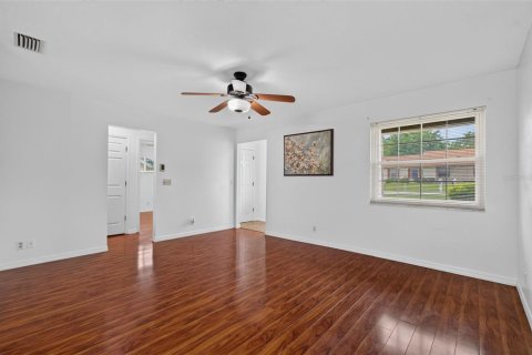 House in Ocala, Florida 3 bedrooms, 113.71 sq.m. № 2167000 - photo 8