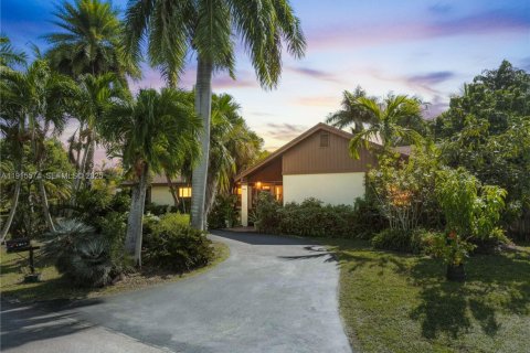 House in Homestead, Florida 4 bedrooms, 208.1 sq.m. № 1983475