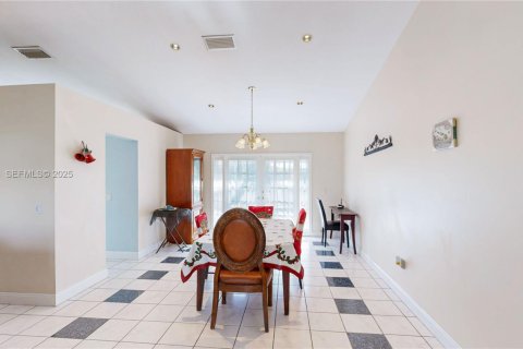Villa ou maison à vendre à Homestead, Floride: 4 chambres, 208.1 m2 № 1983475 - photo 1