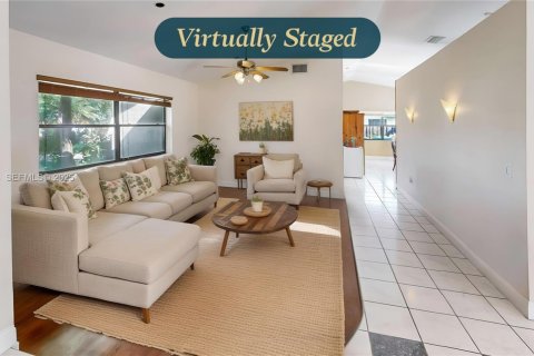 House in Homestead, Florida 4 bedrooms, 208.1 sq.m. № 1983475 - photo 17