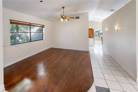 House in Homestead, Florida 4 bedrooms, 208.1 sq.m. № 1983475 - photo 16