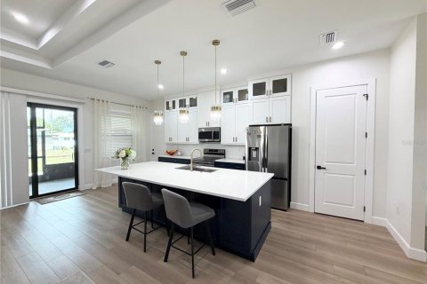 Villa ou maison à vendre à Port Charlotte, Floride: 3 chambres, 226.77 m2 № 2399445 - photo 13