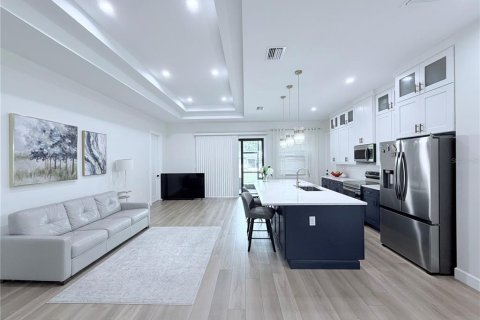 Villa ou maison à vendre à Port Charlotte, Floride: 3 chambres, 226.77 m2 № 2399445 - photo 6