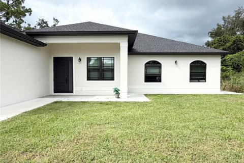Villa ou maison à vendre à Port Charlotte, Floride: 3 chambres, 226.77 m2 № 2399445 - photo 2