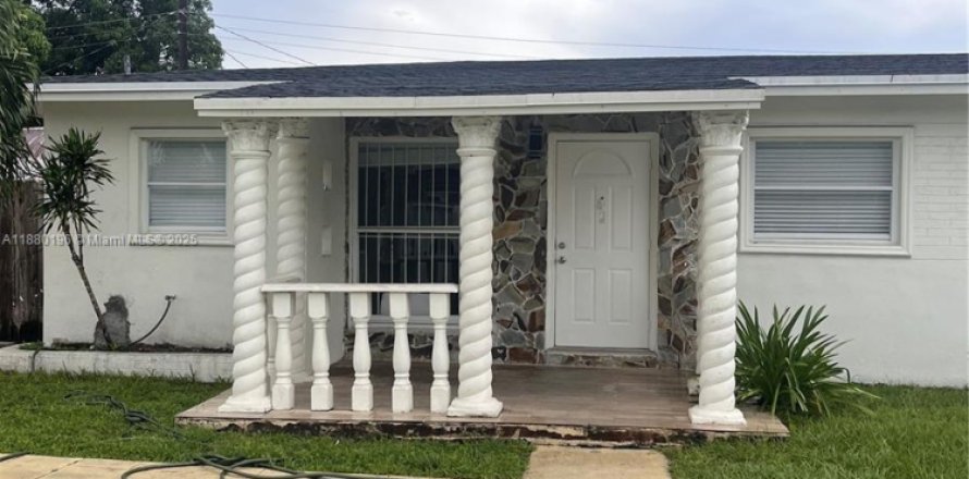 Casa en Miami Gardens, Florida 3 dormitorios, 158.12 m2 № 1925209
