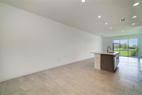 Townhouse in Bradenton, Florida 3 bedrooms, 167.22 sq.m. № 2211105 - photo 11