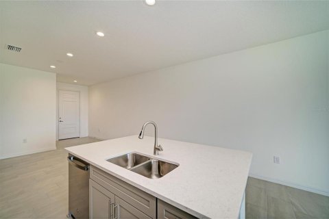 Townhouse in Bradenton, Florida 3 bedrooms, 167.22 sq.m. № 2211105 - photo 17
