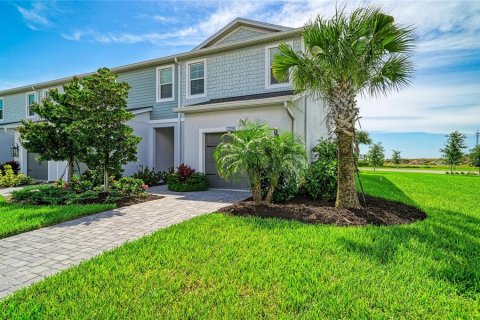 Townhouse in Bradenton, Florida 3 bedrooms, 167.22 sq.m. № 2211105 - photo 4