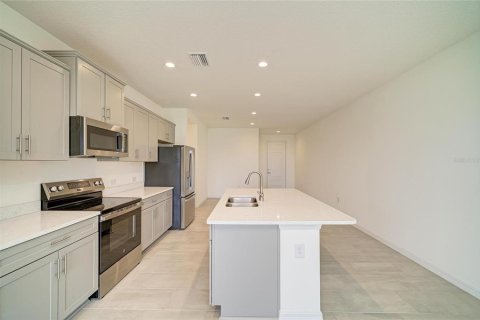 Townhouse in Bradenton, Florida 3 bedrooms, 167.22 sq.m. № 2211105 - photo 15