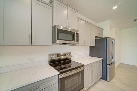 Townhouse in Bradenton, Florida 3 bedrooms, 167.22 sq.m. № 2211105 - photo 16