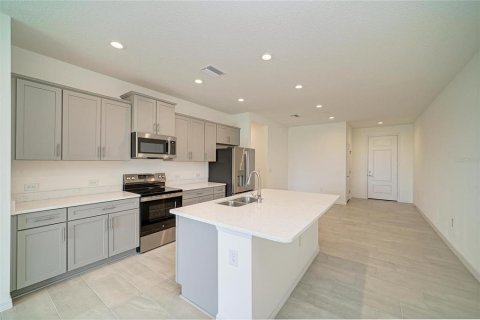 Townhouse in Bradenton, Florida 3 bedrooms, 167.22 sq.m. № 2211105 - photo 14