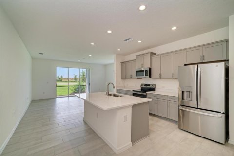 Townhouse in Bradenton, Florida 3 bedrooms, 167.22 sq.m. № 2211105 - photo 12