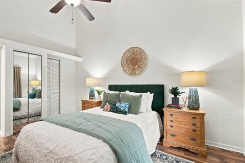 Townhouse in Palm Harbor, Florida 3 bedrooms, 148.18 sq.m. № 2419046 - photo 16