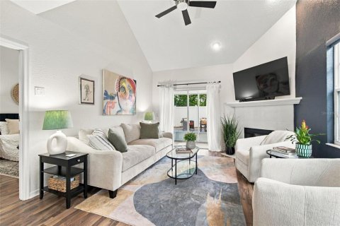 Townhouse in Palm Harbor, Florida 3 bedrooms, 148.18 sq.m. № 2419046 - photo 12