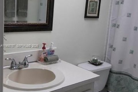 Condominio en venta en Miami, Florida, 2 dormitorios, 111.48 m2 № 2018017 - foto 15