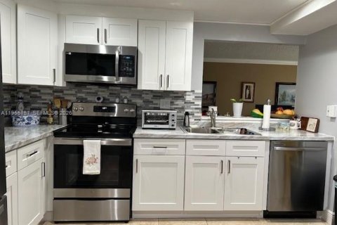 Condominio en venta en Miami, Florida, 2 dormitorios, 111.48 m2 № 2018017 - foto 4