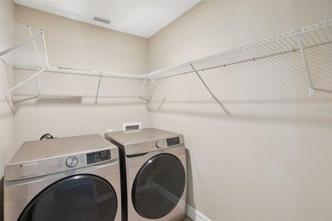 House in Tampa, Florida 3 bedrooms, 131.55 sq.m. № 1855817 - photo 4