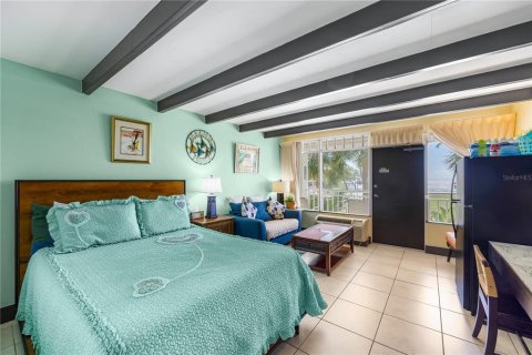 Condo in Ruskin, Florida, 3 rooms  № 2133388 - photo 5
