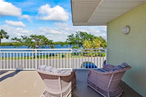 Condo in Ruskin, Florida, 3 rooms  № 2133388 - photo 27