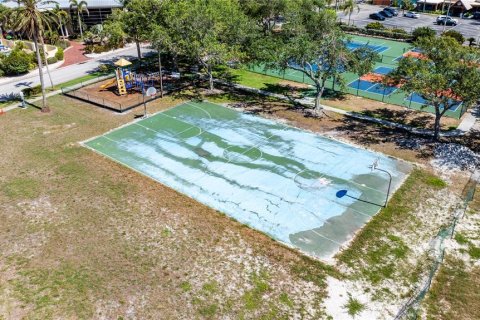 Condo in Ruskin, Florida, 3 rooms  № 2133388 - photo 24