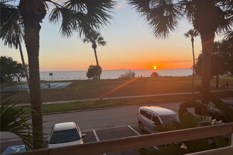 Condo in Ruskin, Florida, 3 rooms  № 2133388 - photo 2