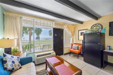 Condo in Ruskin, Florida, 3 rooms  № 2133388 - photo 7