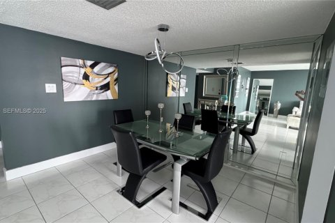 Copropriété à louer à Aventura, Floride: 2 chambres, 145.39 m2 № 1987820 - photo 10