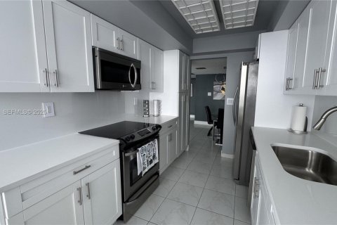 Copropriété à louer à Aventura, Floride: 2 chambres, 145.39 m2 № 1987820 - photo 4