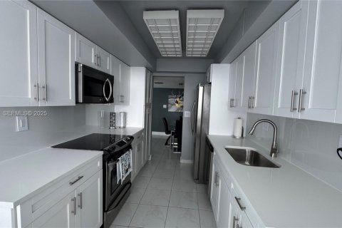 Copropriété à louer à Aventura, Floride: 2 chambres, 145.39 m2 № 1987820 - photo 2