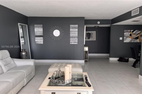 Copropriété à louer à Aventura, Floride: 2 chambres, 145.39 m2 № 1987820 - photo 13