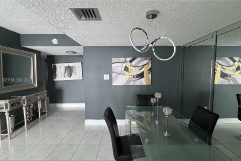Copropriété à louer à Aventura, Floride: 2 chambres, 145.39 m2 № 1987820 - photo 14